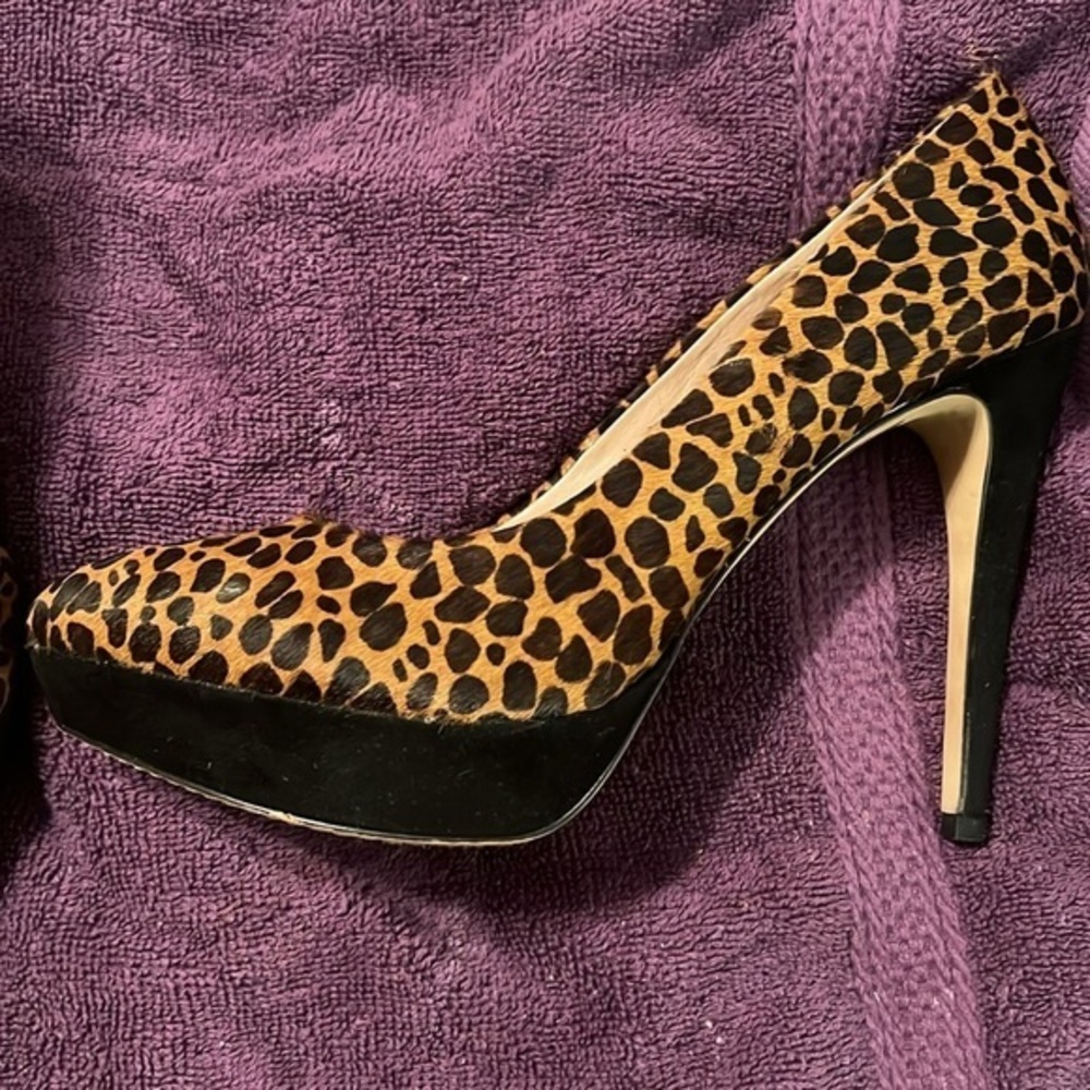 Vince Camuto animal print pumps, size 9.5